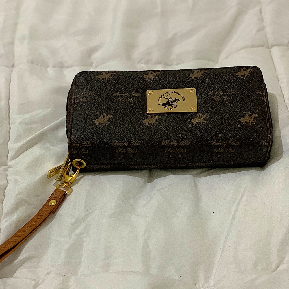 Beverly Hills Polo Club wristlet